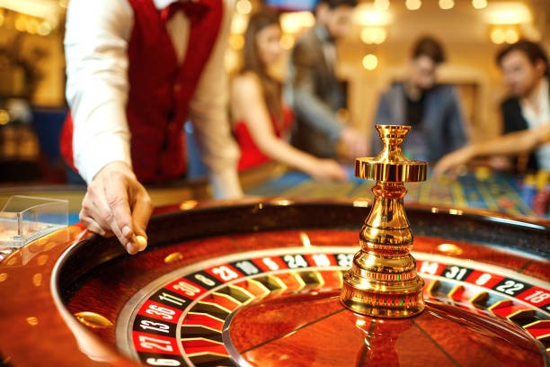 Mobile interface showing payment and game options